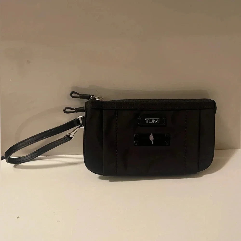 Tumi wristlet wallet sport
